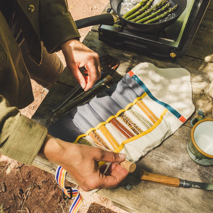 Roadtyping - Spice and cutlery holder "Mountains"