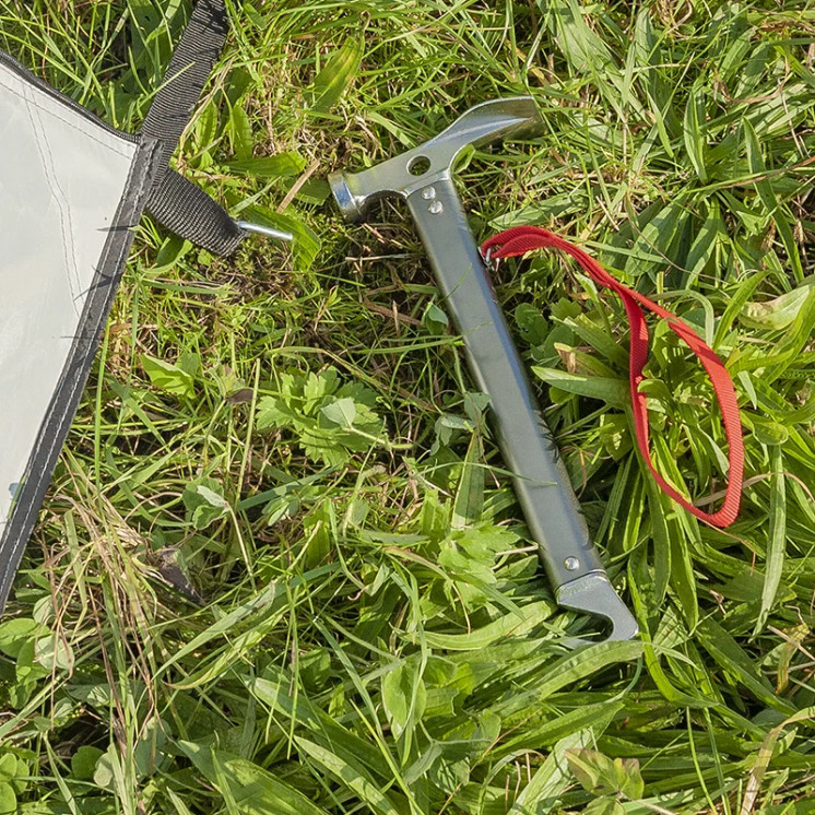 Hammer with herring puller